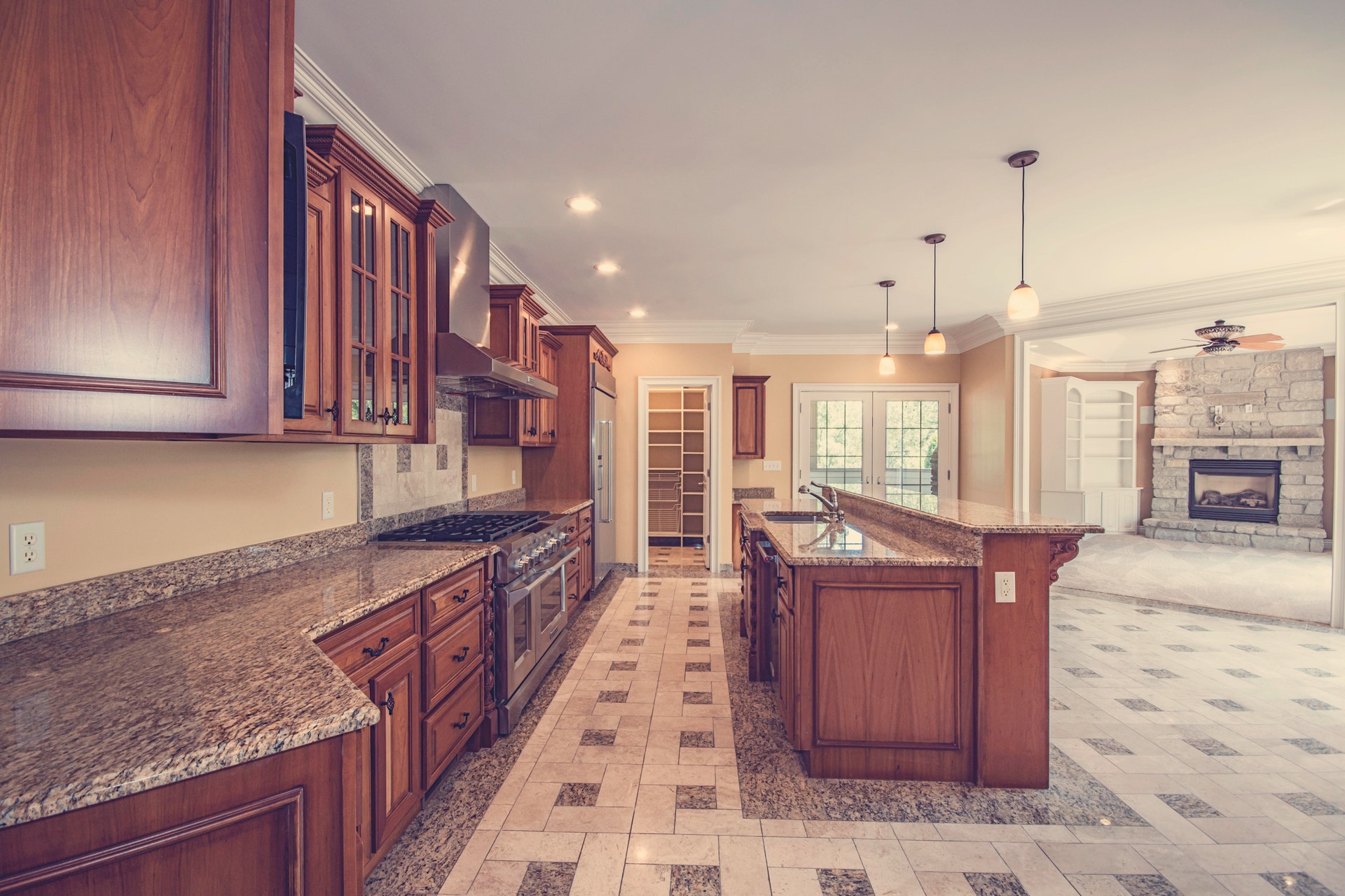A picture of the kitchen